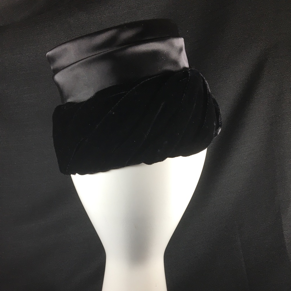 🧡Vintage🧡 GORGEOUS Wesco Velvet and Satin Hat